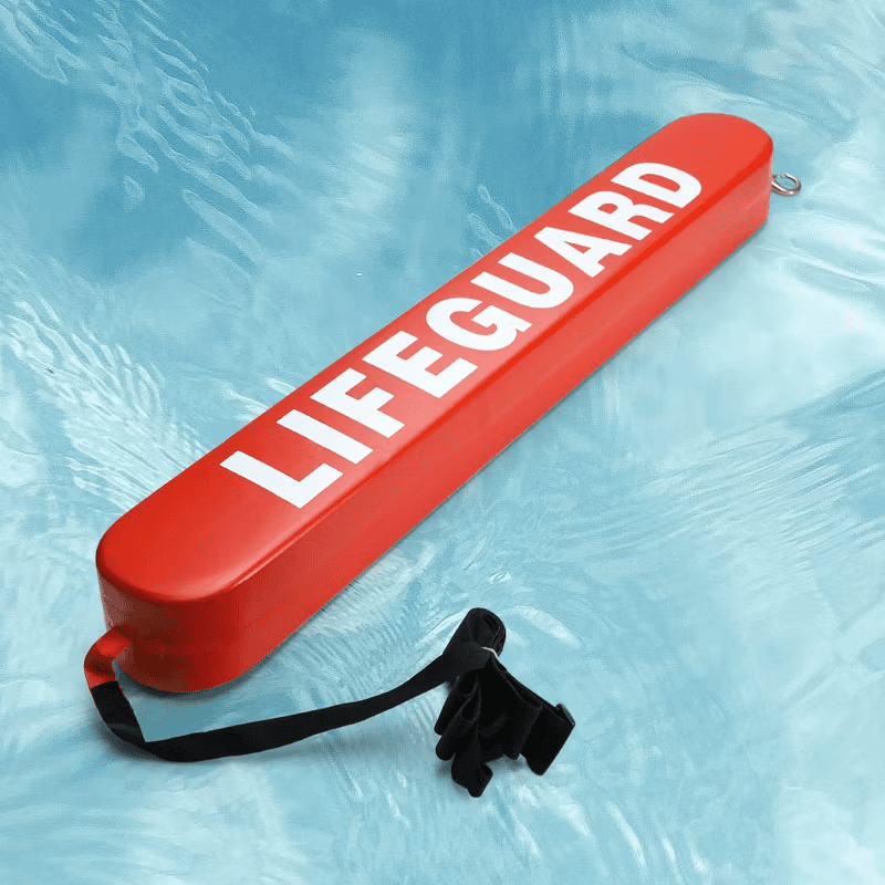 gros plan de la sangle du tube de sauvetage rouge GUARD sur le bord de la piscine